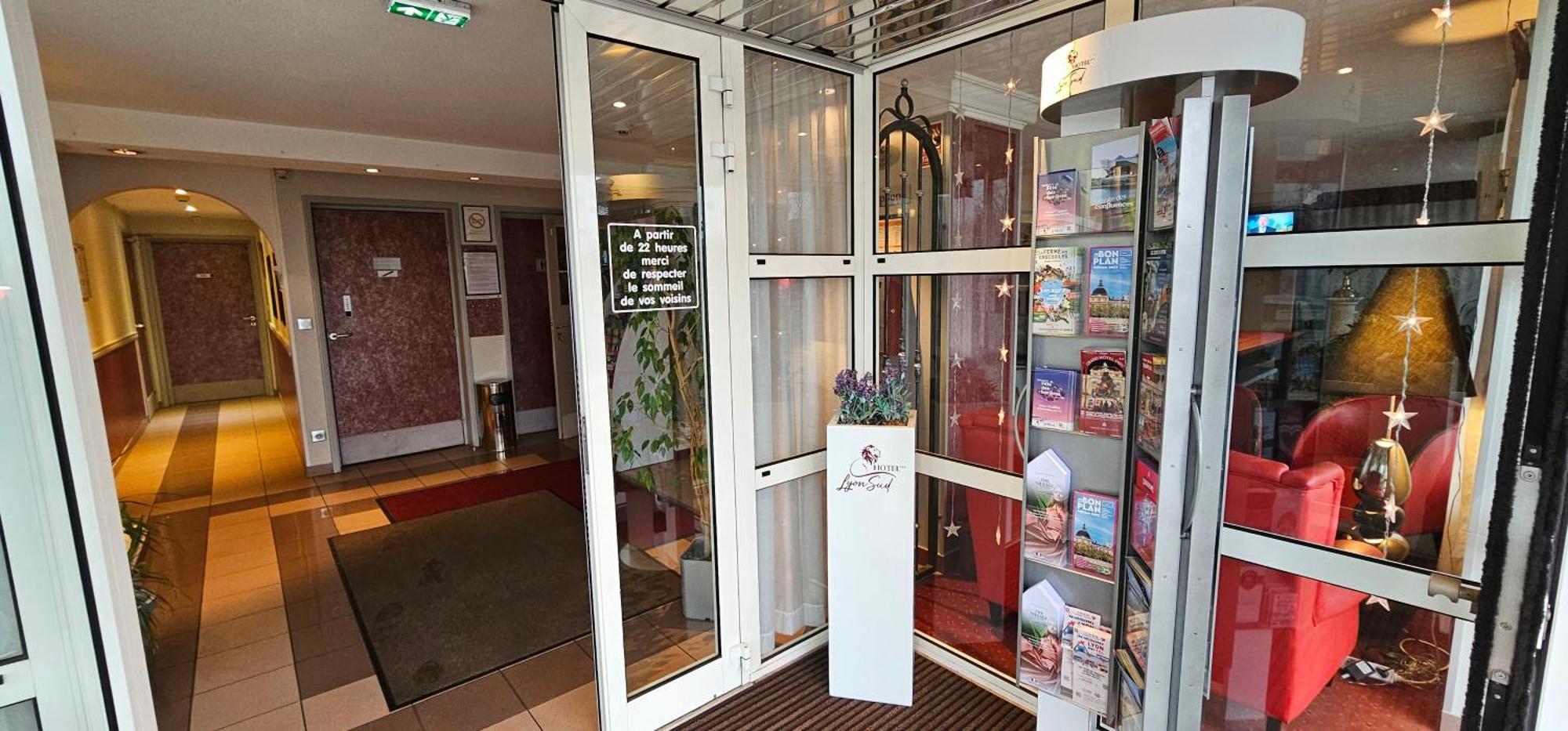 Hotel Lyon Sud, Pierre Benite, St Genis Laval Eksteriør billede