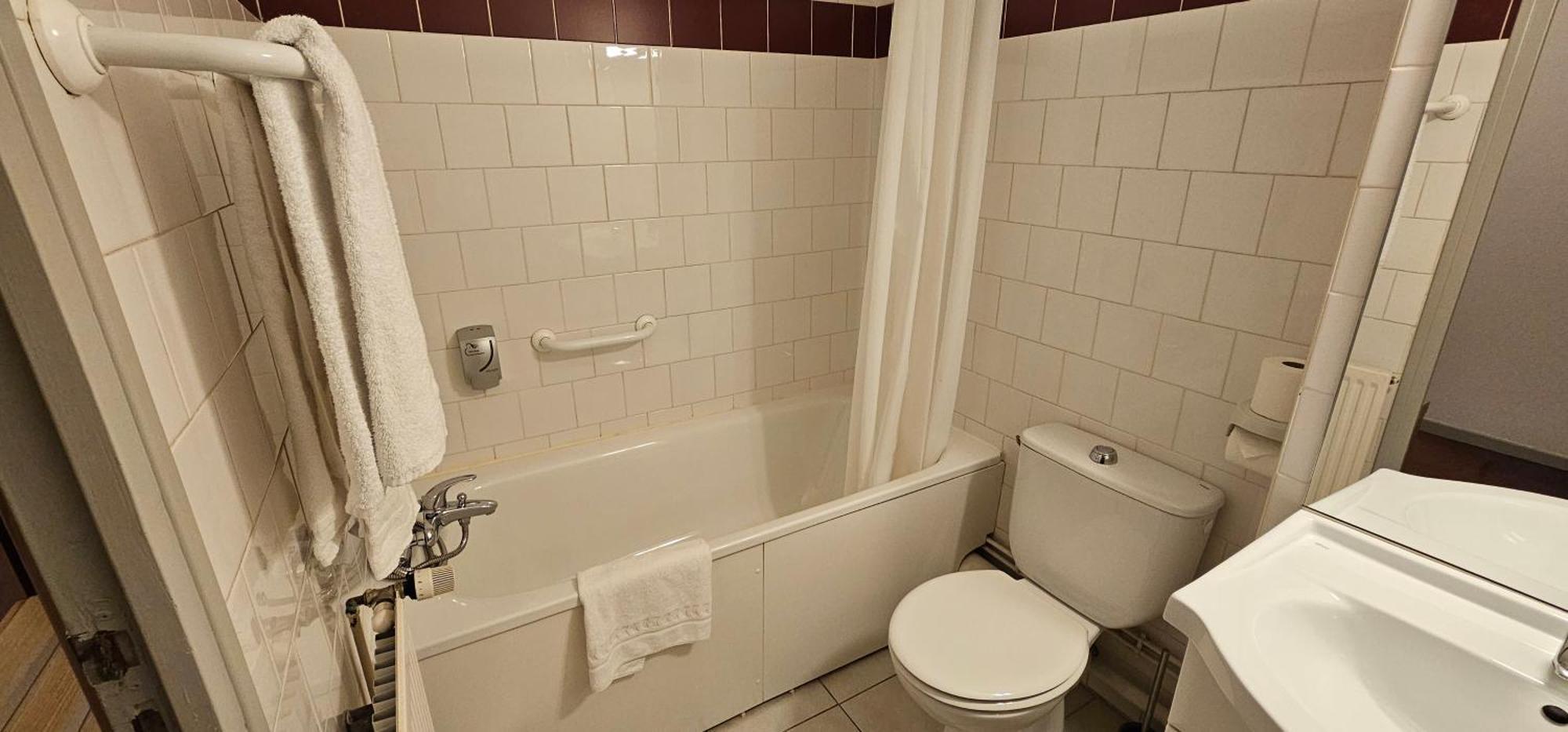 Hotel Lyon Sud, Pierre Benite, St Genis Laval Eksteriør billede