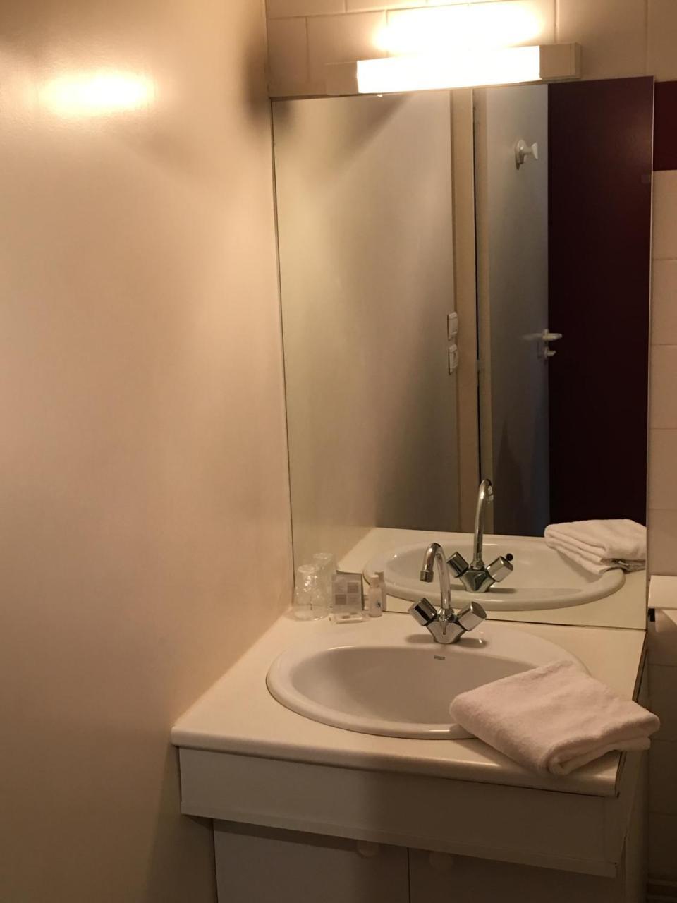 Hotel Lyon Sud, Pierre Benite, St Genis Laval Eksteriør billede